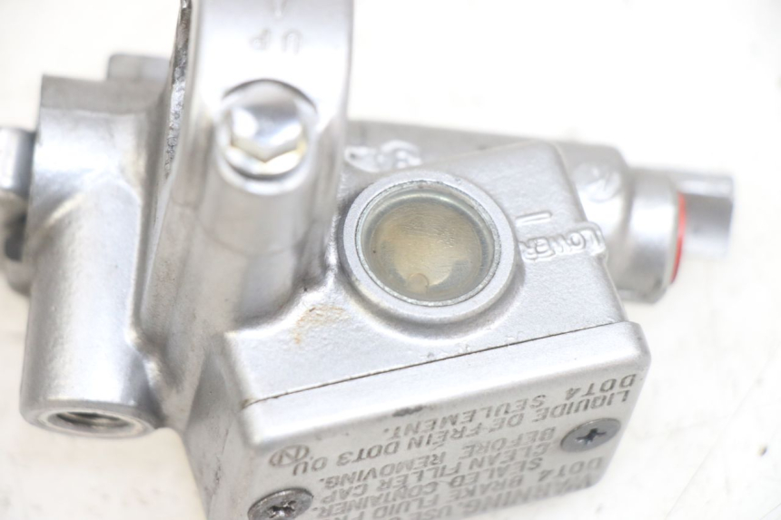 photo de MASTERCYLINDER ANTERIORE HONDA CA REBEL 125 (1995 - 2001) - Zoom sullo stato d'uso