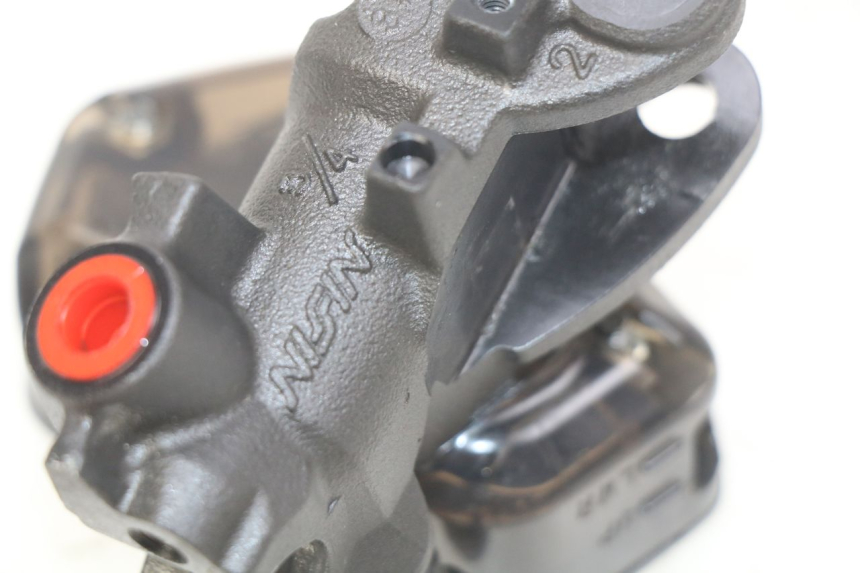 photo de MASTERCYLINDER ANTERIORE HONDA CB R 1000 (2018 - 2023) - Primo piano tecnico