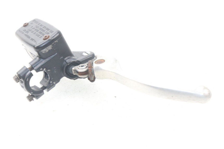 photo de CILINDRO PRINCIPALE ANTERIORE HONDA CBR F SC21 1000 (1986 - 1992) - Primo piano tecnico