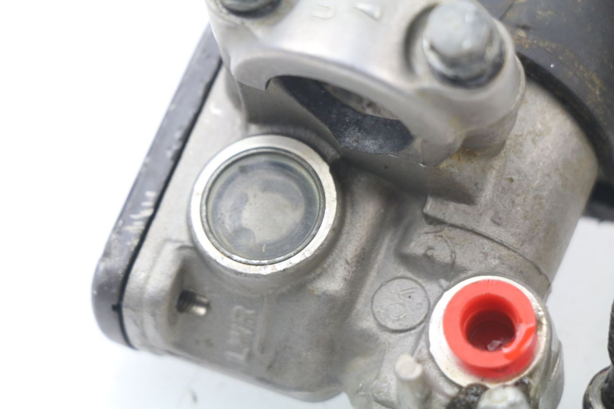 photo de POMPA FRENO ANTERIORE HONDA CR 125 (2000 - 2001) - Zoom sullo stato d'uso