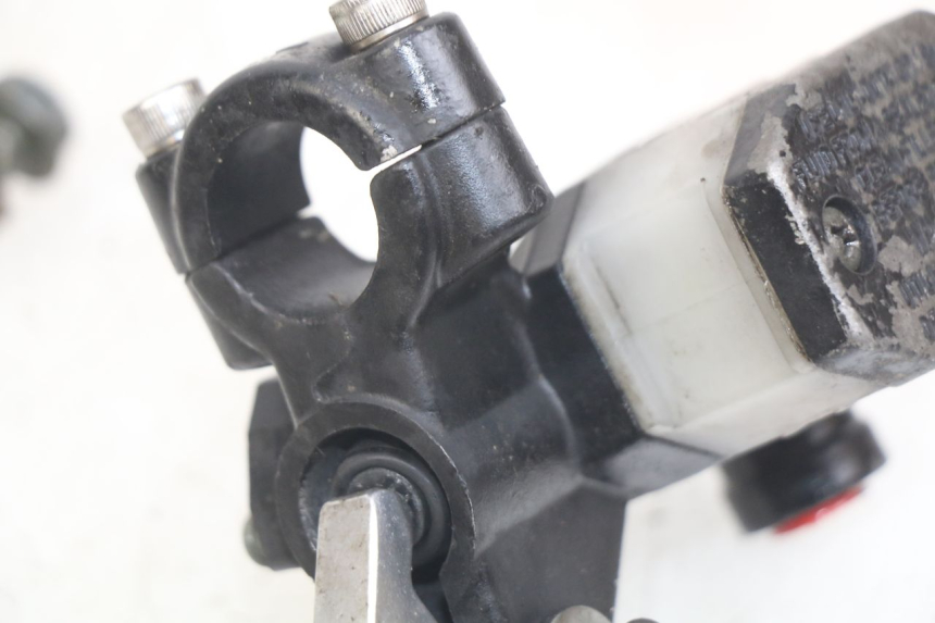 photo de MASTERCYLINDER ANTERIORE SYM CROX 4T 50 (2016 - 2023) - Zoom sullo stato d'uso