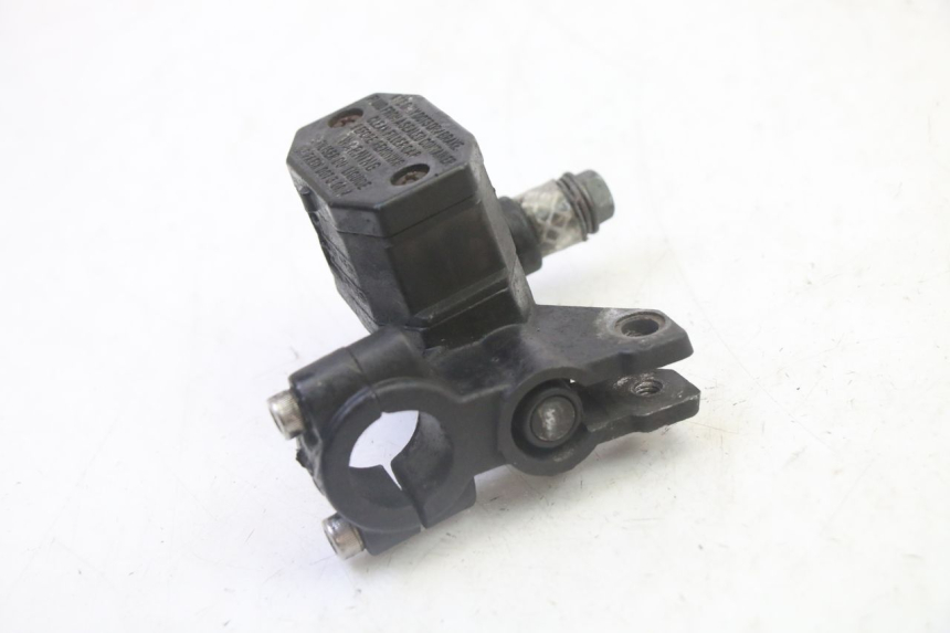 photo de MASTERCYLINDER ANTERIORE SYM CROX 4T 50 (2016 - 2023) - Altra angolazione