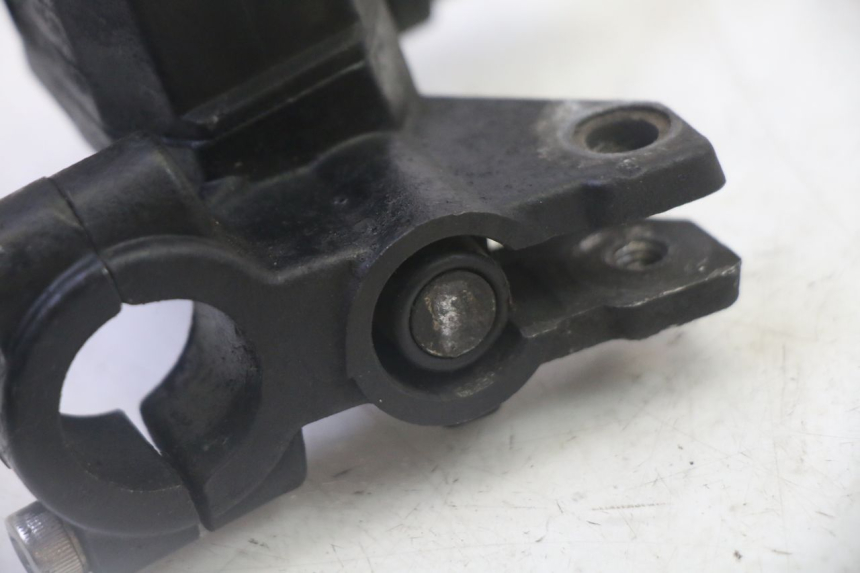 photo de MASTERCYLINDER ANTERIORE SYM CROX 4T 50 (2016 - 2023) - Primo piano tecnico