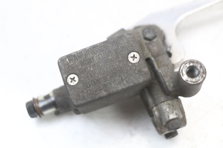 photo de MASTERCYLINDER ANTERIORE YAMAHA CYGNUS X 125 (2004 - 2007) - Zoom sullo stato d'uso