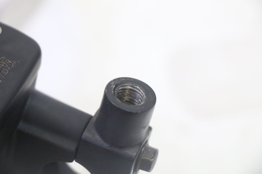 photo de MASTERCYLINDER ANTERIORE KYMCO DINK STREET 125 (2009 - 2014) - Altra angolazione