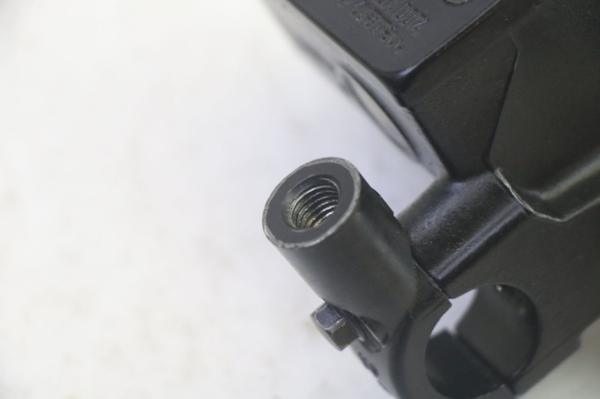 photo de POMPA FRENO ANTERIORE SUZUKI DL V STROM 1000 (2002 - 2007) - Zoom sullo stato d'uso