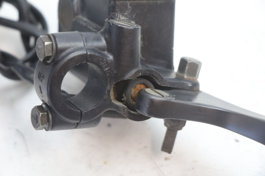 photo de POMPA FRENO ANTERIORE SUZUKI DR S 600 (1985 - 1989) - Marcature e riferimenti originali