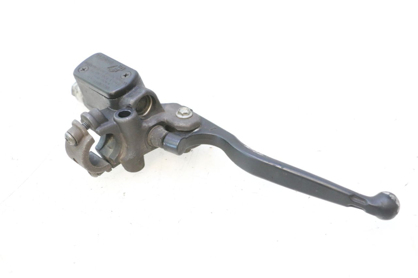 photo de MASTERCYLINDER ANTERIORE PEUGEOT ELYSTAR 50 (2002 - 2014) - Primo piano tecnico