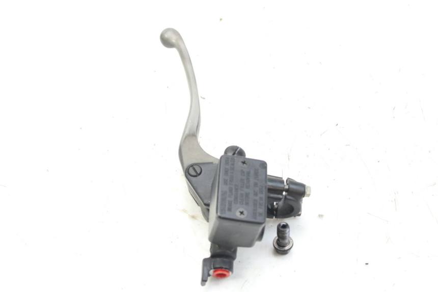 photo de MASTERCYLINDER ANTERIORE HONDA FES S-WING SWING ABS 125 (2007 - 2015) - Primo piano tecnico