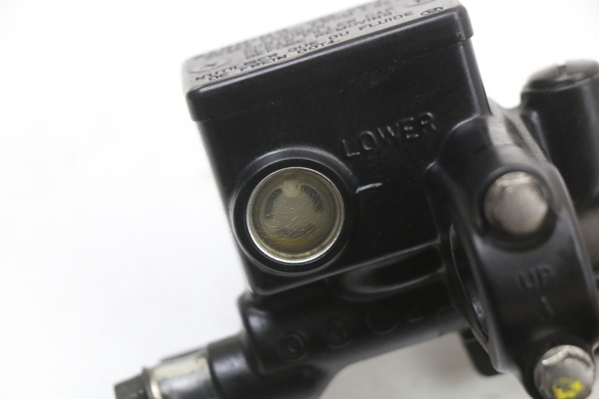 photo de MASTERCYLINDER ANTERIORE HONDA FES S-WING SWING ABS 125 (2007 - 2015) - Vista d'insieme del prodotto