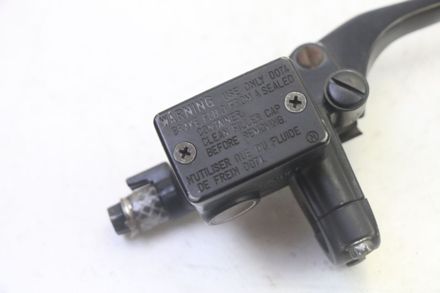 photo de MASTERCYLINDER ANTERIORE HONDA FES S-WING SWING ABS 125 (2007 - 2015) - Dettaglio del componente