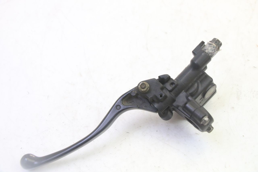 photo de MASTERCYLINDER ANTERIORE HONDA FES S-WING SWING ABS 125 (2007 - 2015) - Dettagli dei punti di fissaggio