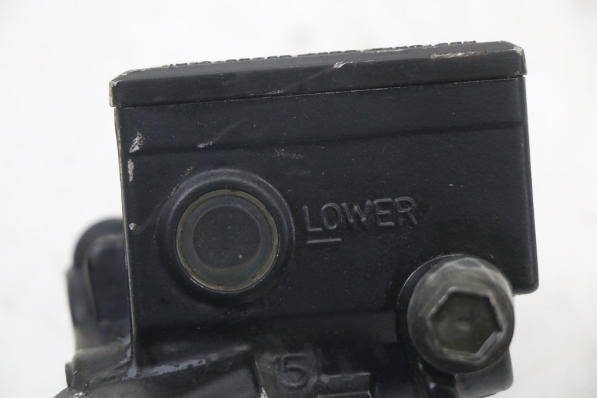 photo de MASTERCYLINDER ANTERIORE YAMAHA FJR ABS 1300 (2006 - 2012) - Primo piano tecnico