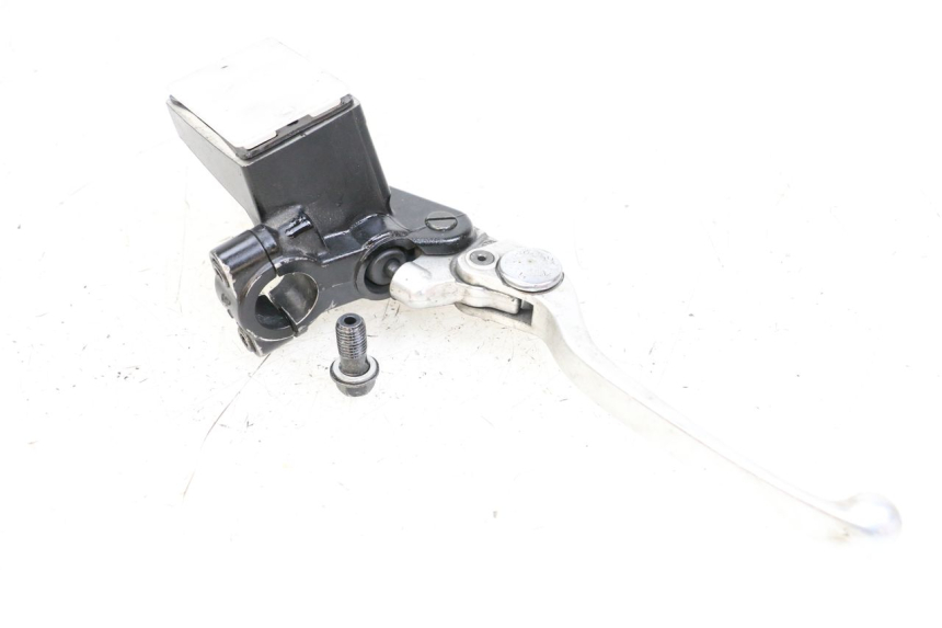 photo de MASTERCYLINDER ANTERIORE YAMAHA FJR ABS 1300 (2006 - 2012) - Primo piano tecnico
