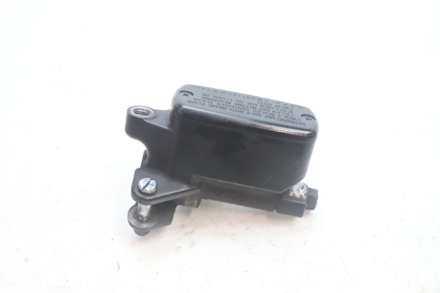 photo de POMPA FRENO ANTERIORE HONDA FJS SILVER WING SILVERWING 400 (2005 - 2008) - Primo piano tecnico