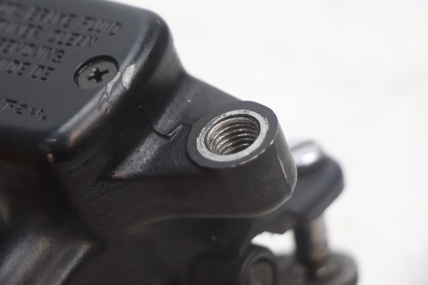 photo de POMPA FRENO ANTERIORE HONDA FJS SILVER WING SILVERWING 400 (2005 - 2008) - Dettagli dei punti di fissaggio