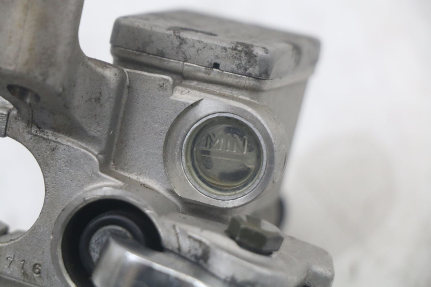 photo de MASTERCYLINDER ANTERIORE MBK FLAME X 125 (2004 - 2007) - Dettagli dei punti di fissaggio