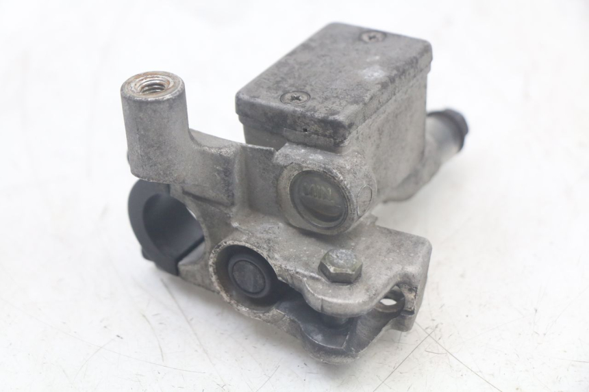 photo de POMPA FRENO ANTERIORE MBK FLAME X 125 (2007 - 2016) - Primo piano tecnico