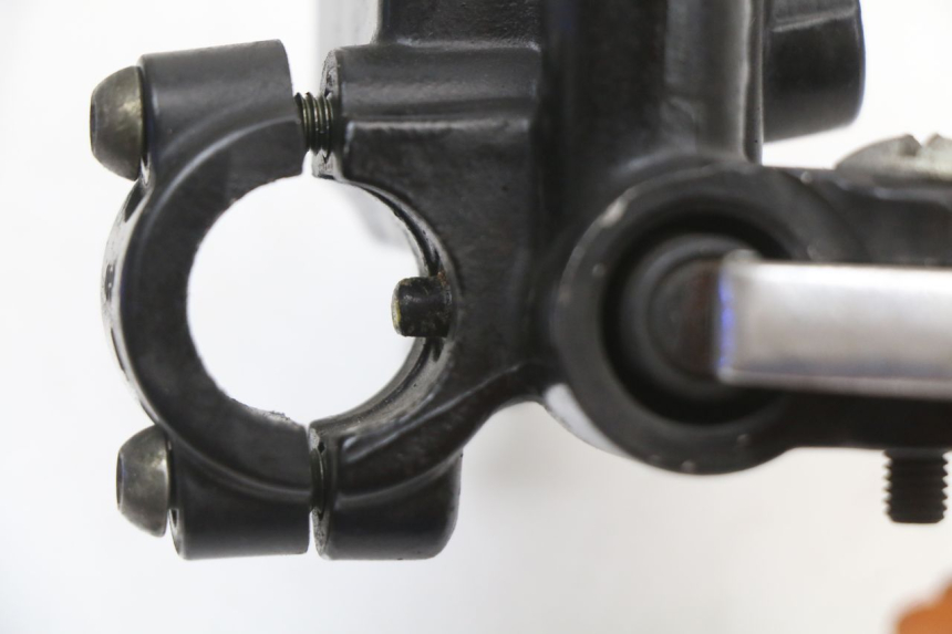 photo de MASTERCYLINDER ANTERIORE PIAGGIO FLY 2T 50 (2004 - 2017) - Stato della superficie e materiale