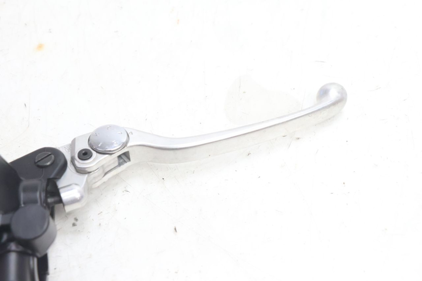 photo de POMPA FRENO ANTERIORE YAMAHA FZ8 800 (2010 - 2016) - Stato della superficie e materiale