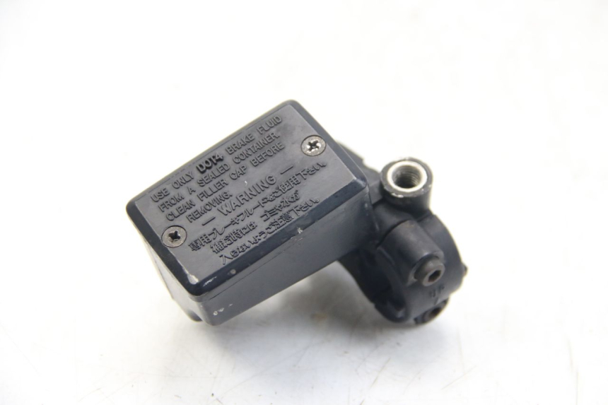 photo de MASTERCYLINDER ANTERIORE YAMAHA FZS FAZER 600 (2001 - 2003) - Altra angolazione