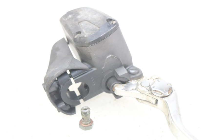 photo de MASTERCYLINDER ANTERIORE GILERA GP 800 (2007 - 2013) - Altra angolazione