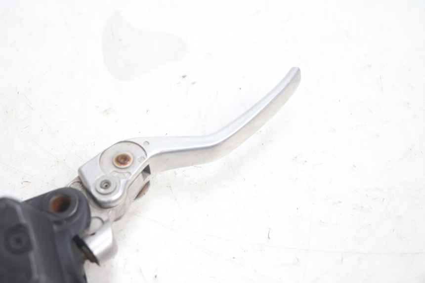 photo de MASTERCYLINDER ANTERIORE GILERA GP 800 (2007 - 2013) - Altra angolazione