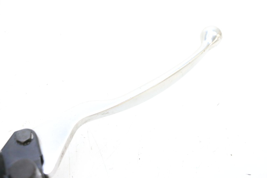 photo de CILINDRO PRINCIPALE ANTERIORE SYM GTS EVO 125 (2009 - 2013) - Primo piano tecnico