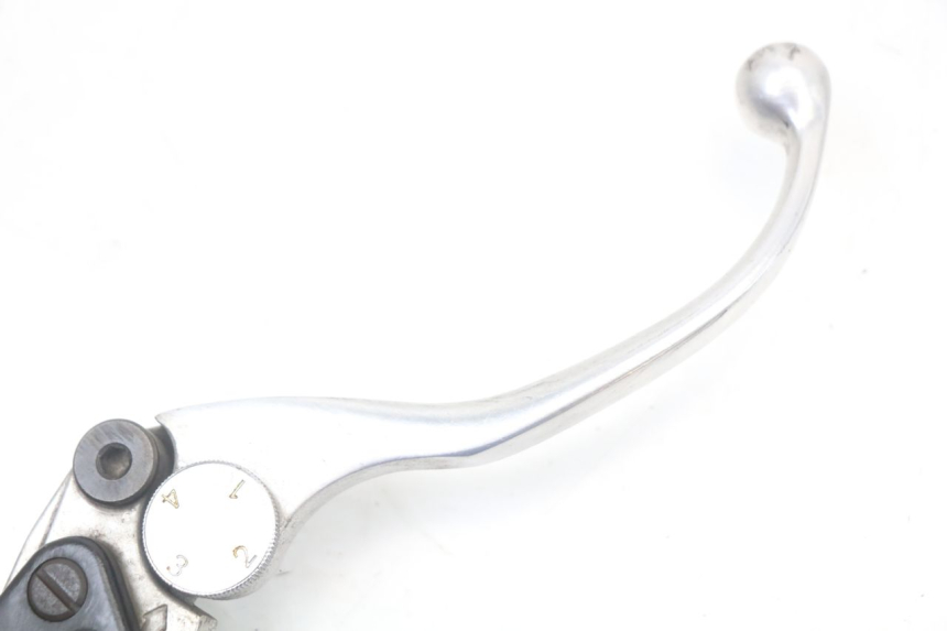 photo de POMPA FRENO ANTERIORE SUZUKI GZ MARAUDER 125 (1998 - 2004) - Primo piano tecnico