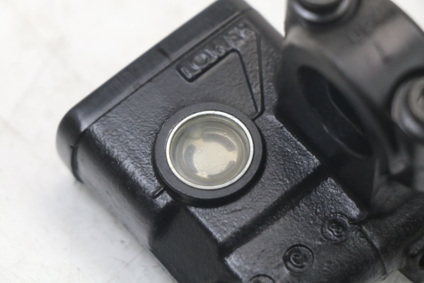 photo de MASTERCYLINDER ANTERIORE HONDA PCX (JF28) 125 (2009 - 2011) - Dettagli dei punti di fissaggio