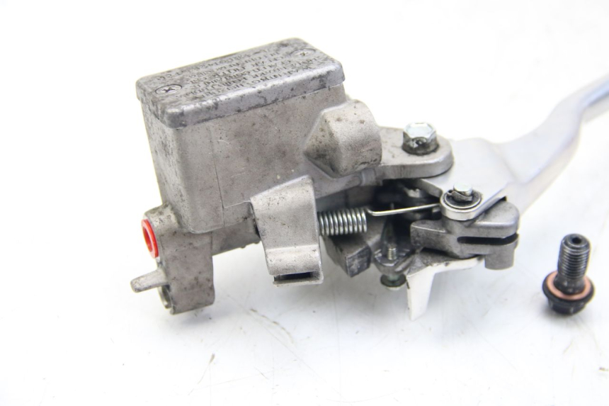 photo de MASTERCYLINDER ANTERIORE YAMAHA HW XENTER 125 (2011 - 2017) - Altra angolazione