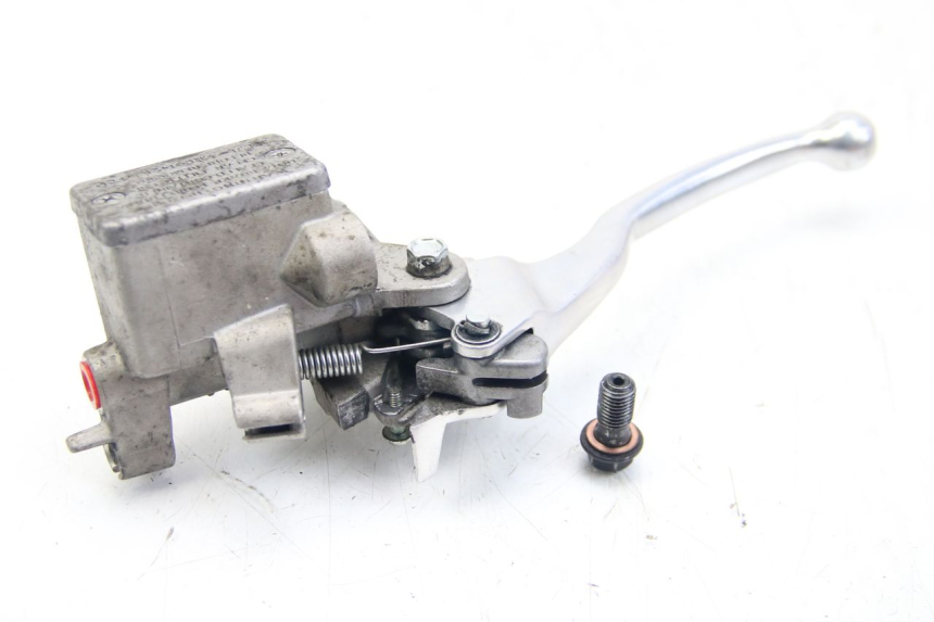 photo de MASTERCYLINDER ANTERIORE YAMAHA HW XENTER 125 (2011 - 2017) - Primo piano tecnico
