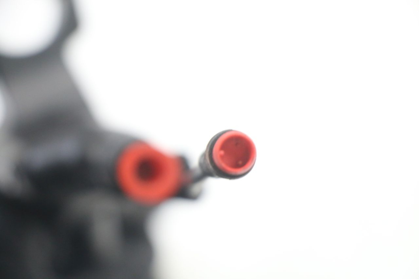 photo de POMPA FRENO ANTERIORE JOYOR S10-S-Z 1 - Dettagli dei punti di fissaggio