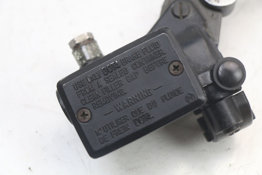 photo de POMPA FRENO ANTERIORE KAWASAKI GTR 1000 (1994 - 2004) - Dettaglio del componente