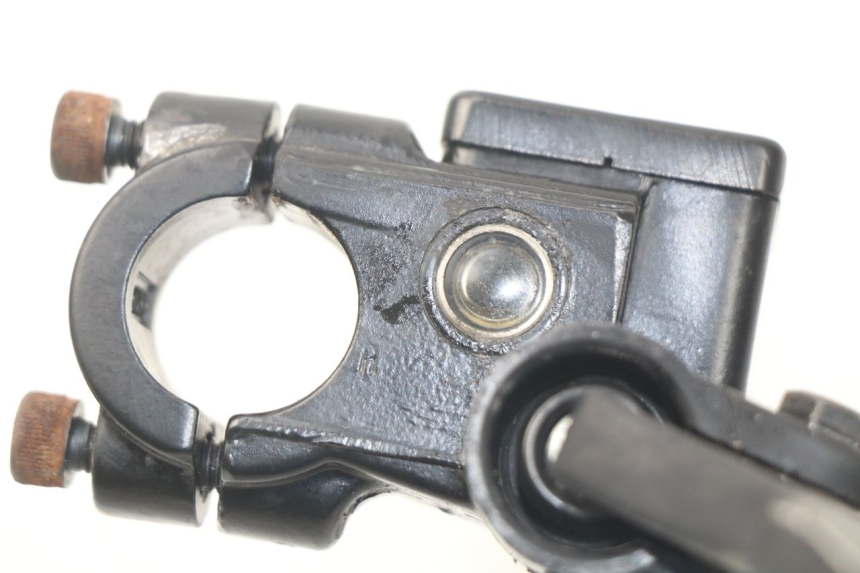 photo de MASTERCYLINDER ANTERIORE PEUGEOT KISBEE 2T 50 (2010 - 2017) - Zoom sullo stato d'uso