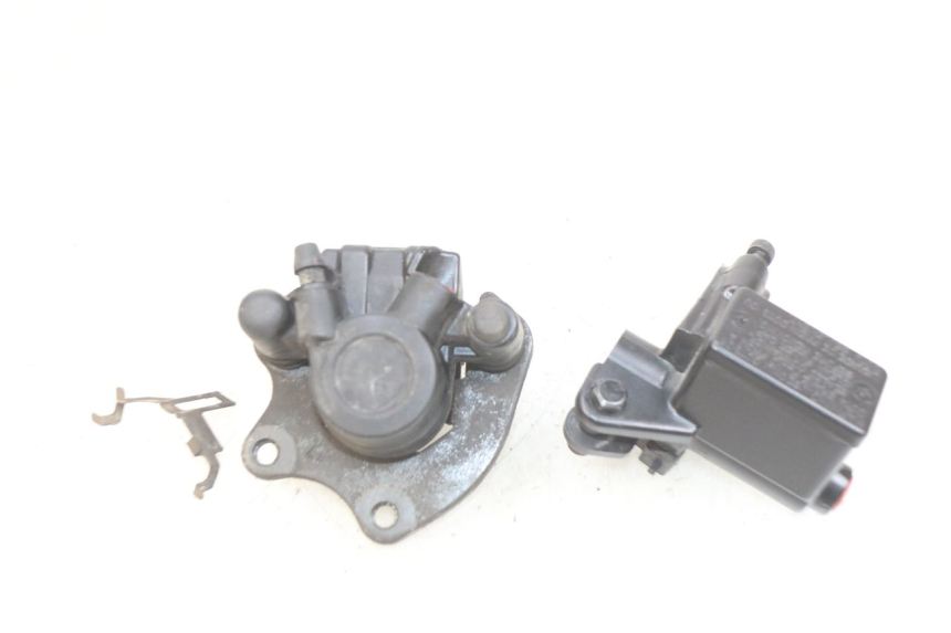 photo de MASTERCYLINDER ANTERIORE PEUGEOT KISBEE 2T 50 (2010 - 2017) - Altra vista dell'articolo