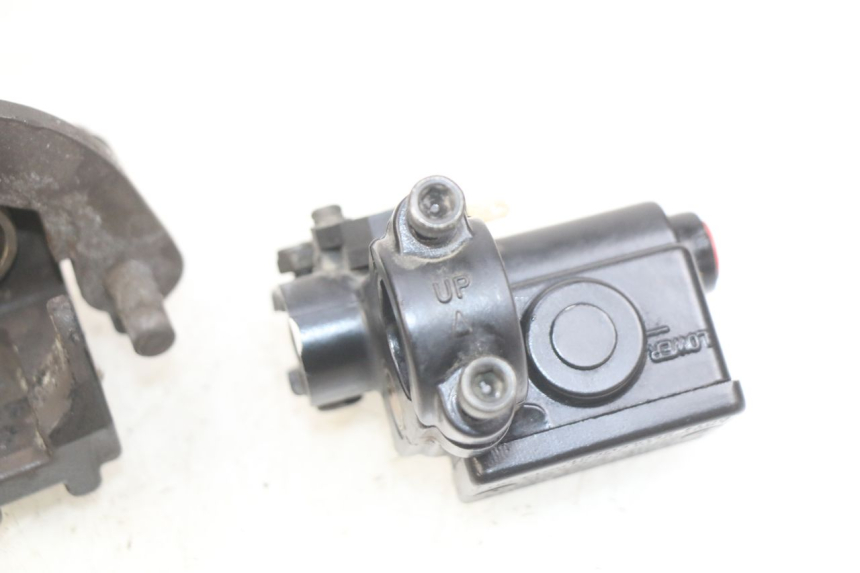 photo de MASTERCYLINDER ANTERIORE PEUGEOT KISBEE 2T 50 (2010 - 2017) - Altra angolazione