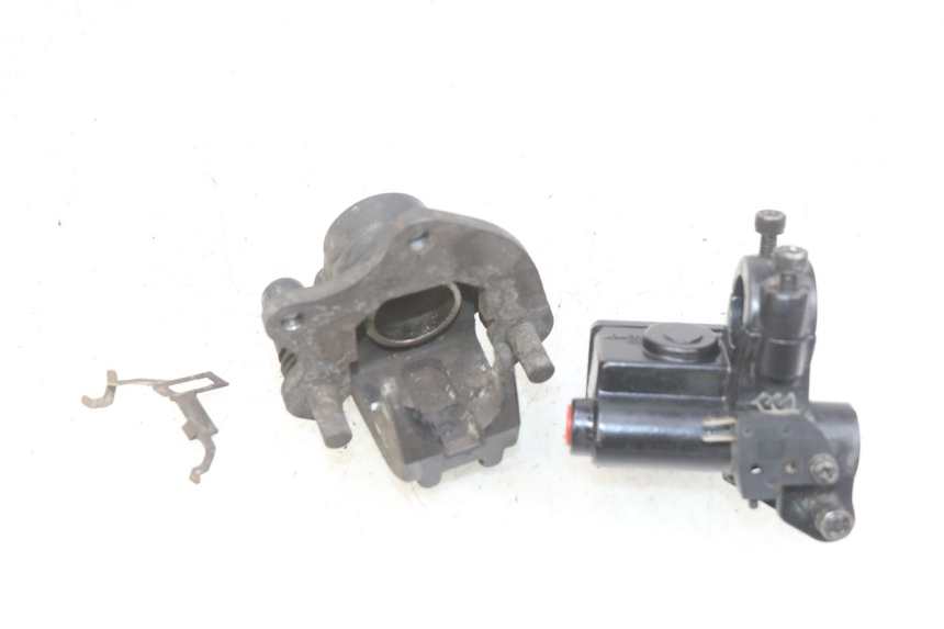 photo de MASTERCYLINDER ANTERIORE PEUGEOT KISBEE 2T 50 (2010 - 2017) - Primo piano tecnico