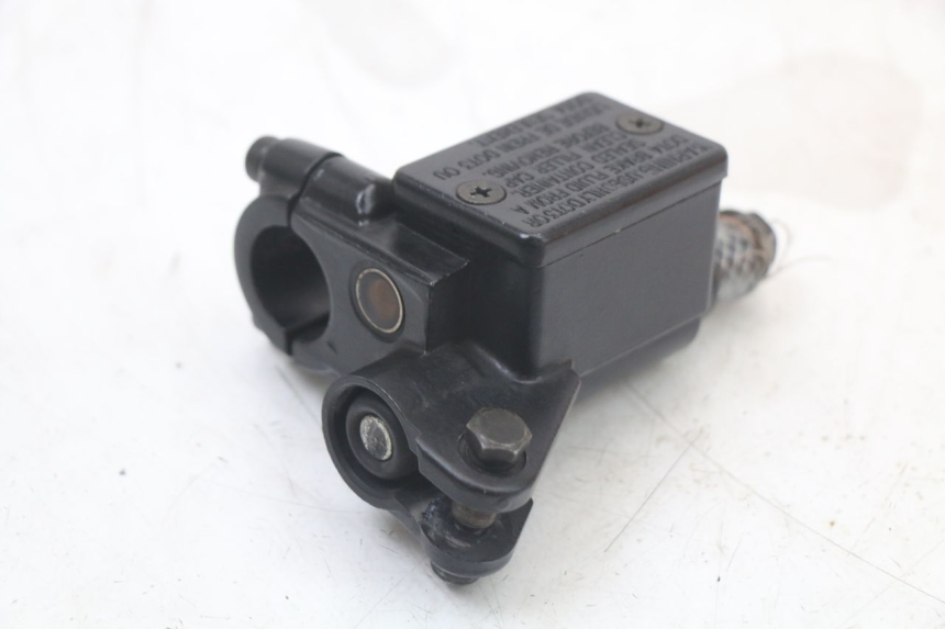 photo de MASTERCYLINDER ANTERIORE PEUGEOT KISBEE 2T 50 (2010 - 2017) - Altra angolazione