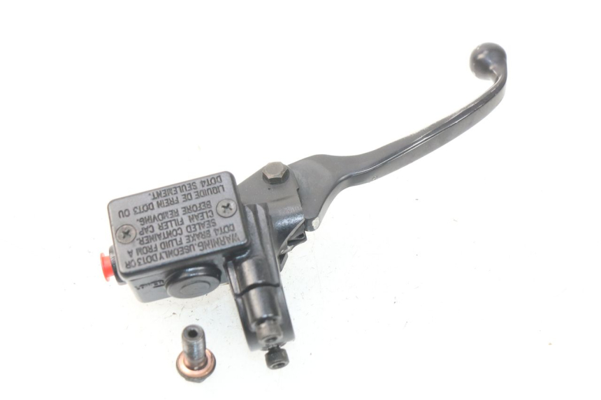 photo de MASTERCYLINDER ANTERIORE PEUGEOT KISBEE 4T 50 (2018 - 2022) - Primo piano tecnico