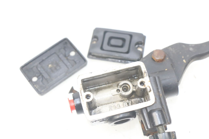 photo de MASTERCYLINDER ANTERIORE PEUGEOT KISBEE 4T 50 (2010 - 2017) - Zoom sullo stato d'uso