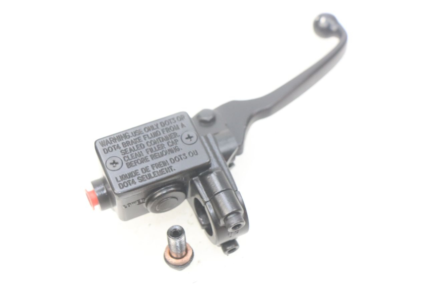 photo de MASTERCYLINDER ANTERIORE PEUGEOT KISBEE 4T 50 (2018 - 2022) - Altra angolazione