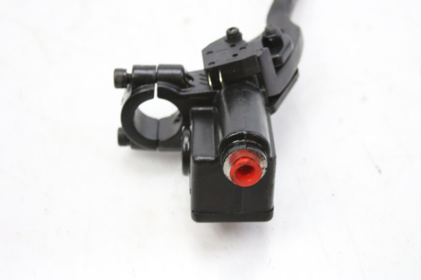 photo de MASTERCYLINDER ANTERIORE PEUGEOT KISBEE 4T 50 (2018 - 2022) - Dettaglio del componente