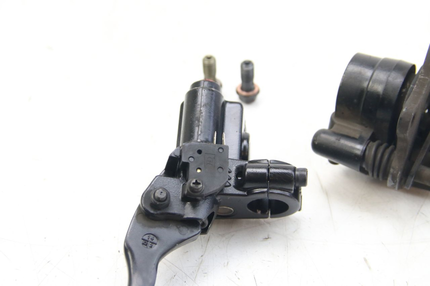 photo de MASTERCYLINDER ANTERIORE PEUGEOT KISBEE 4T 50 (2018 - 2022) - Primo piano tecnico