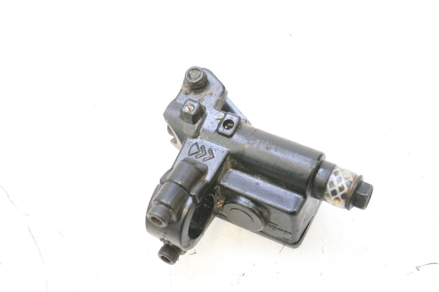 photo de MASTERCYLINDER ANTERIORE PEUGEOT KISBEE 4T 50 (2018 - 2022) - Altra angolazione