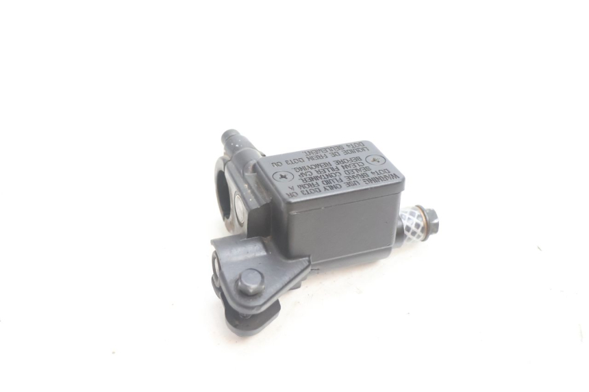 photo de MASTERCYLINDER ANTERIORE PEUGEOT KISBEE 4T 50 (2018 - 2022) - Zoom sullo stato d'uso