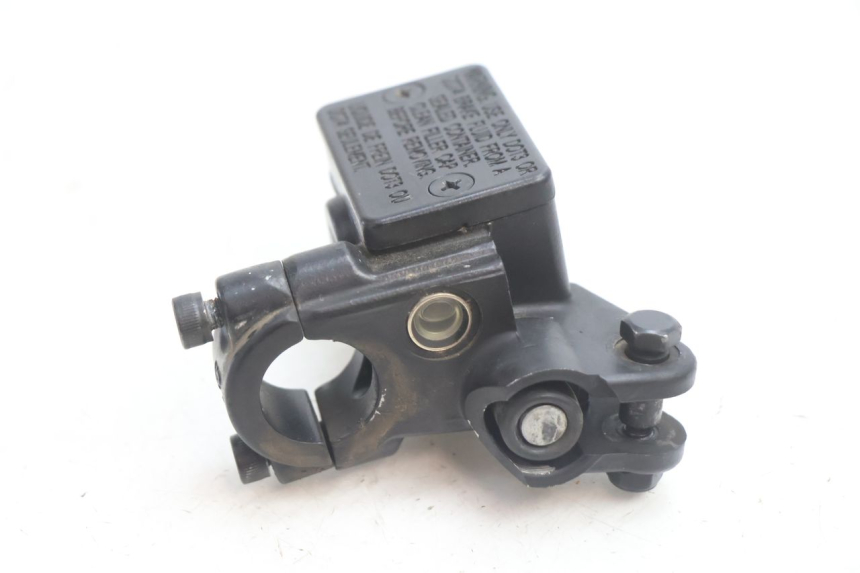 photo de MASTERCYLINDER ANTERIORE PEUGEOT KISBEE 4T 50 (2018 - 2022) - Altra angolazione