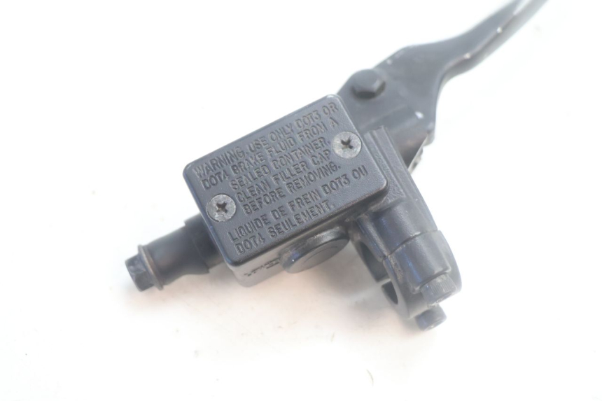 photo de MASTERCYLINDER ANTERIORE PEUGEOT KISBEE 4T 50 (2018 - 2022) - Dettaglio del componente
