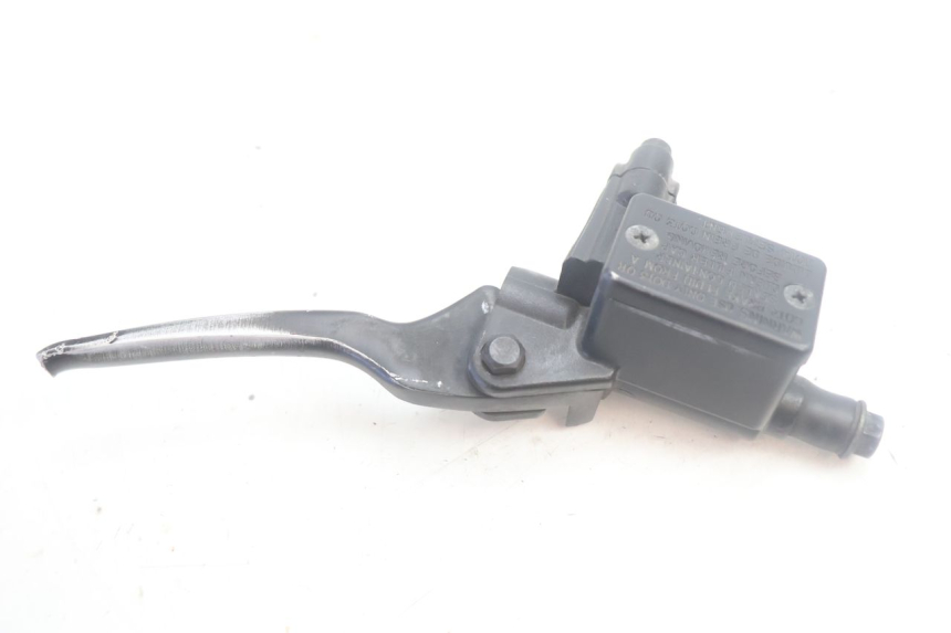 photo de MASTERCYLINDER ANTERIORE PEUGEOT KISBEE 4T 50 (2018 - 2022) - Altra angolazione