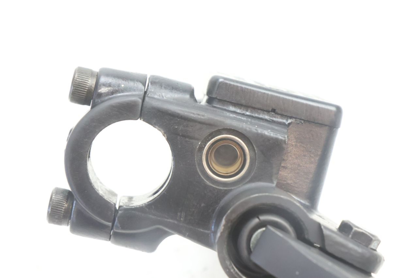 photo de MASTERCYLINDER ANTERIORE PEUGEOT KISBEE 4T 50 (2010 - 2017) - Altra angolazione